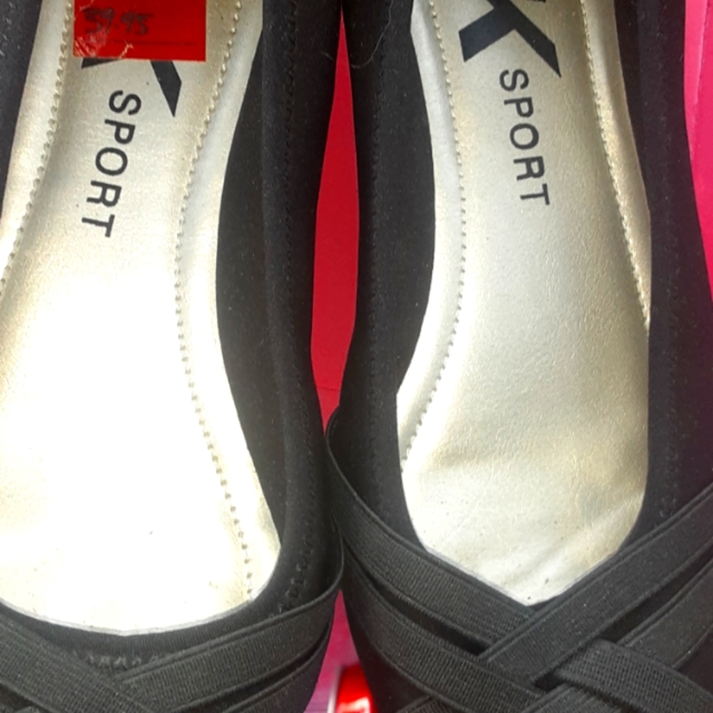 Women's flats